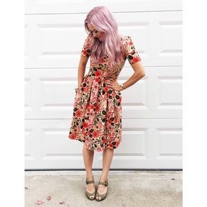 {LuLaRoe} XS Amelia Dress